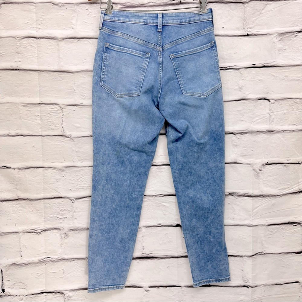 OLD NAVY Stonewash Jeans Sz 2 Extra Stretch High Rise O.G. Straight Butt… - Picture 2 of 16